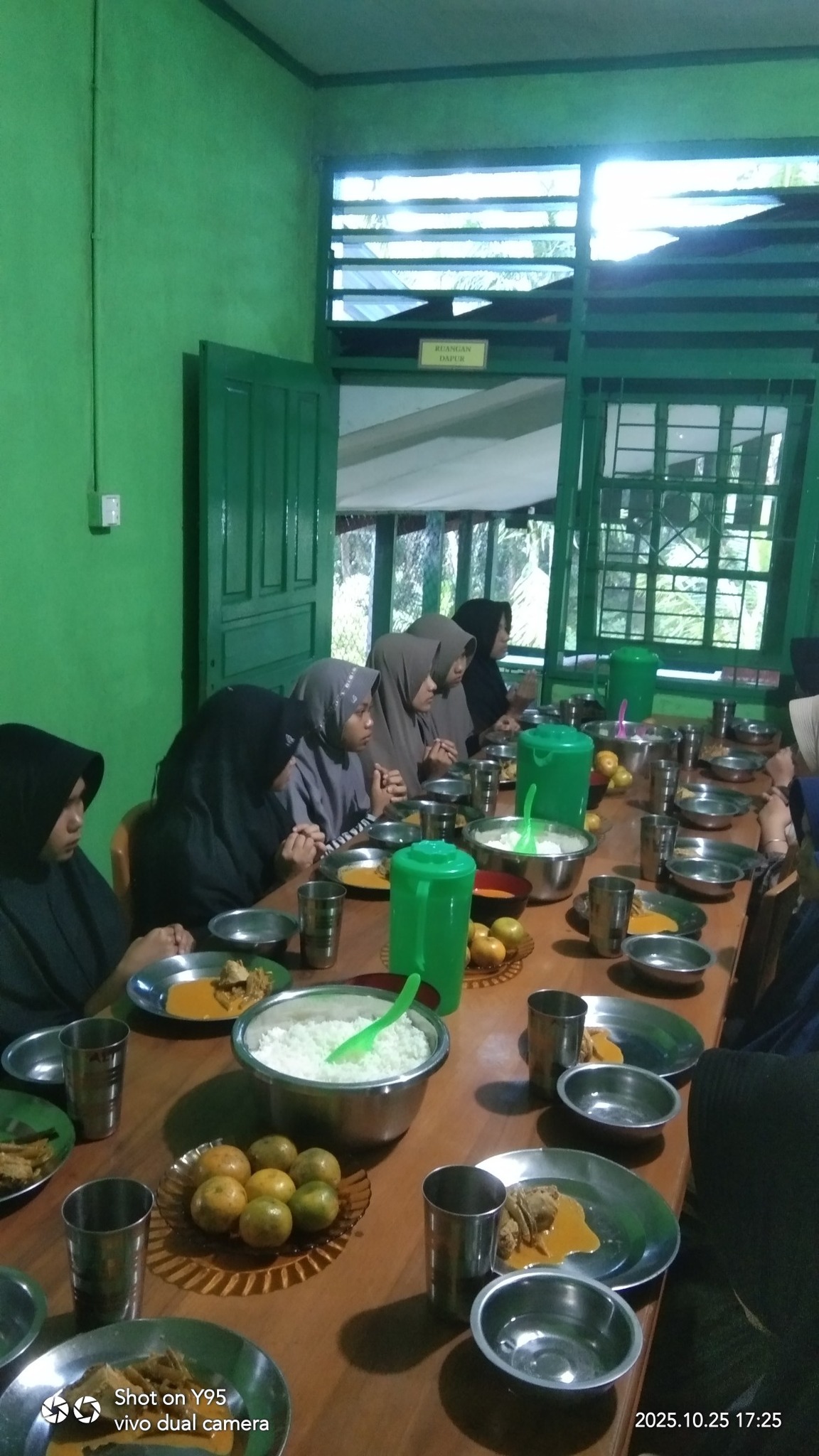 569398830 122155834226797998 409345484430585529 n